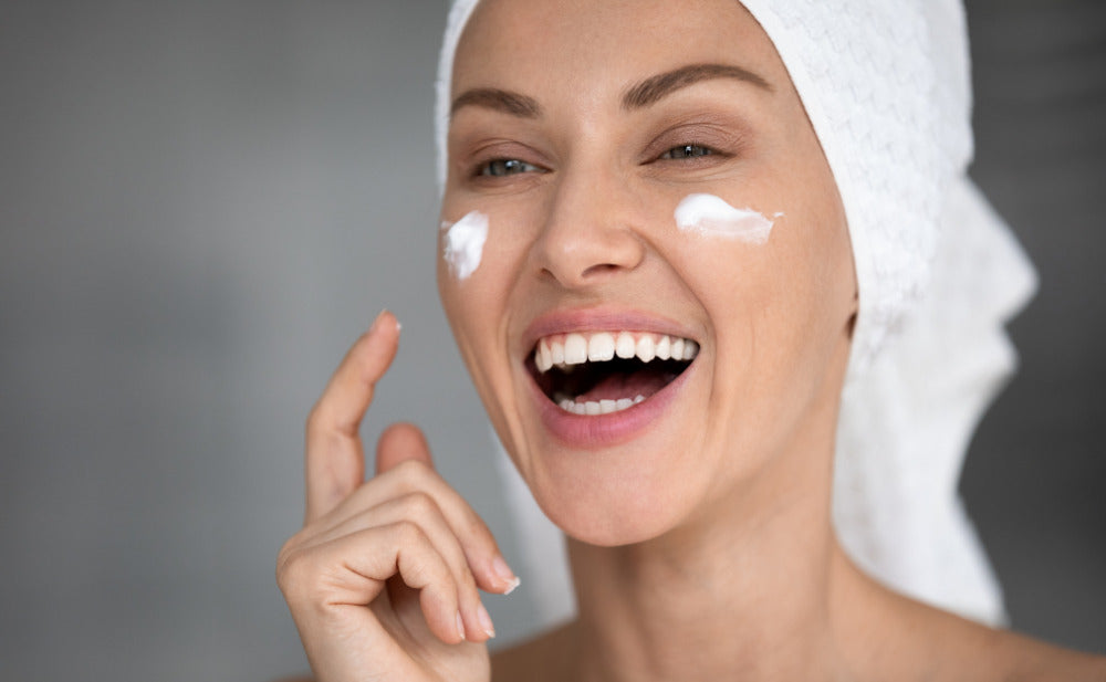 Trattamenti antiage: prodotti consigliati e buone abitudini